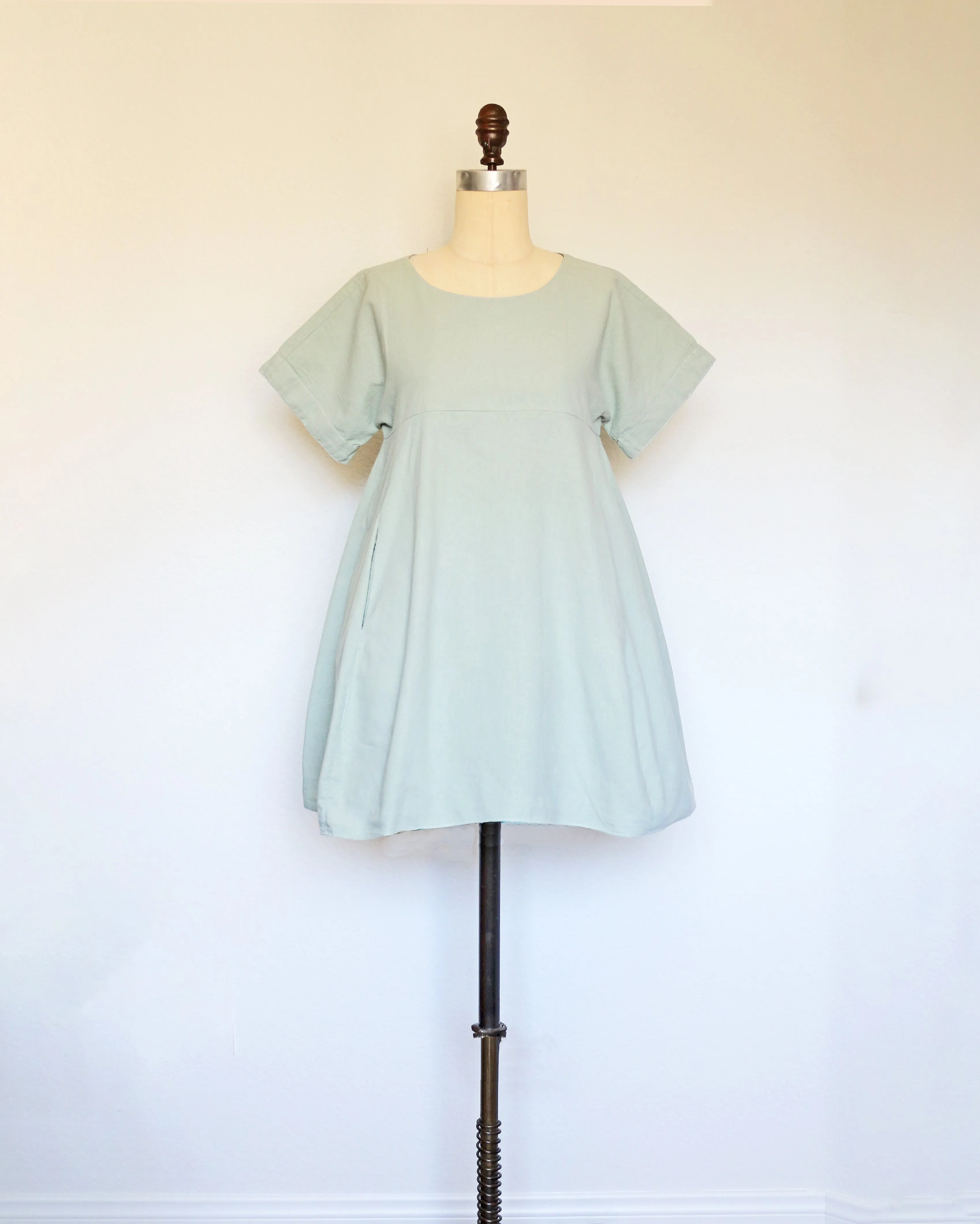 :: Handmade :: WEEKEND Dress in Latte Linen