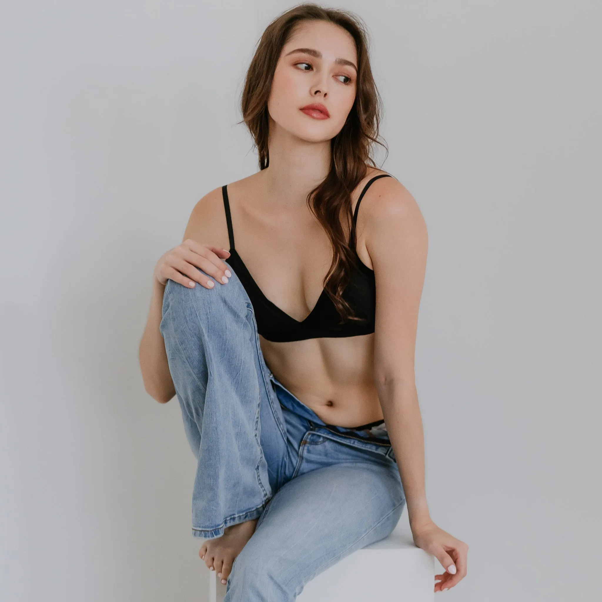 Jell-ee Deep-V U-Back Wireless Bra in Black (Signature Edition)