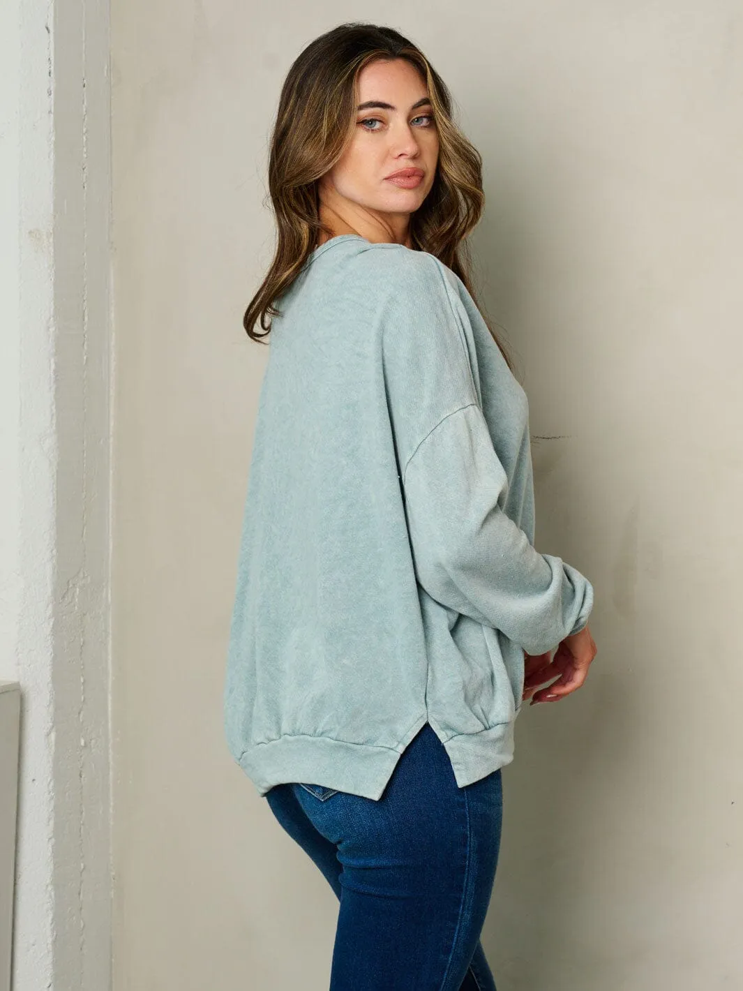 WOMEN'S LONG SLEEVE GRAPHIC WASHED TOP